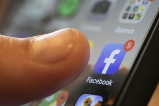 Il y a de plus en plus de preuves selon lesquelles les téléphones portables ont un effet nocif pendant les cours, estime le gouvernement des Pays-Bas. (image symbolique)